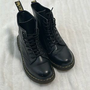 📷 Dr. Martens Air Walkin Combat Boots